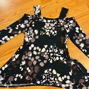CLARA SUNWOO Black Blue and White Cold Shoulder Shark bite Top size XL